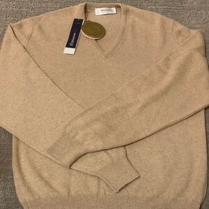 Johnstons of Elgin Men's Beige V-Neck Sweater